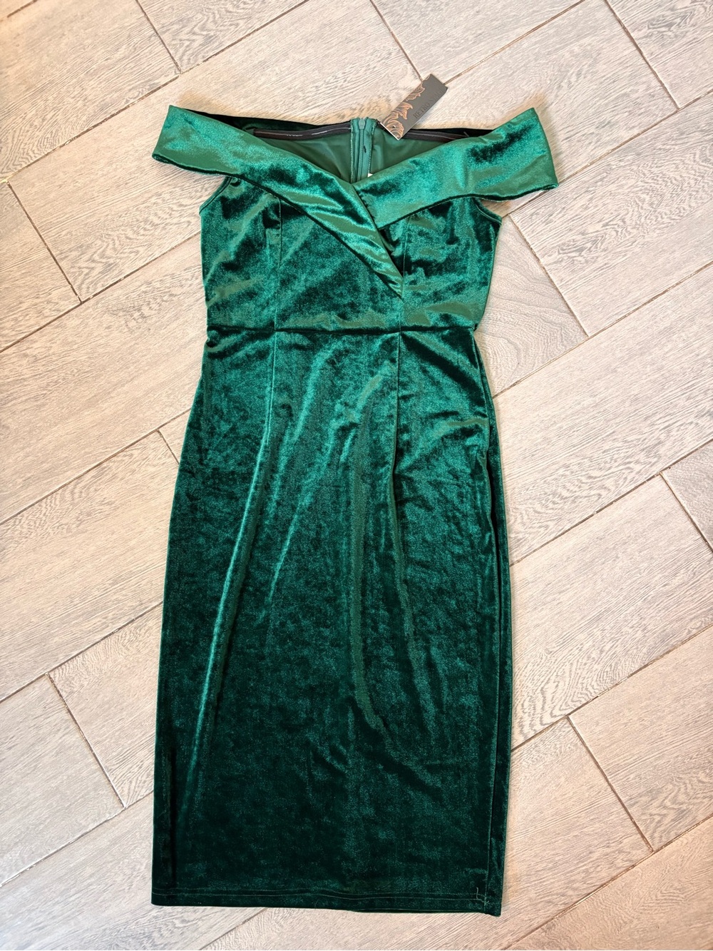 Retro Stage Green Velvet Off-Shoulder Dress NWT Size S 1960s Vintage Style